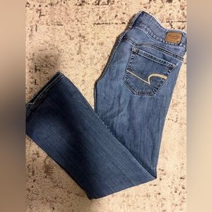 Size 2 American eagle “Artist” Jean